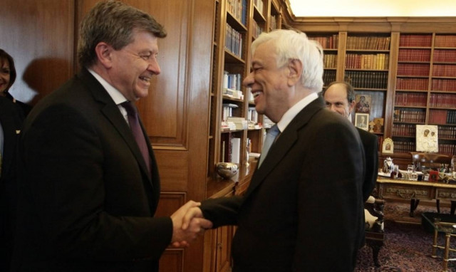 Παυλόπουλος: Η οικονομία και το νόμισμα πρέπει να υπηρετούν τον άνθρωπο