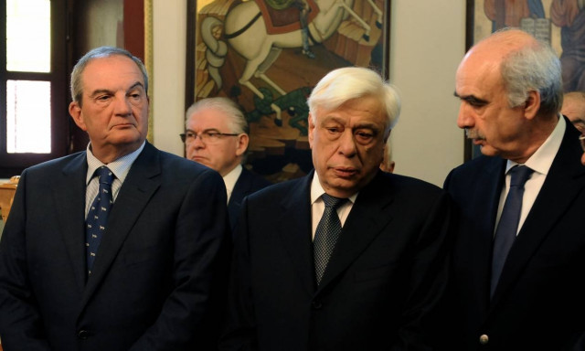 Συγκίνηση στο μνημόσυνο του Γιάννη Αγγέλου: Παρόντες Παυλόπουλος και Καραμανλής (pics)