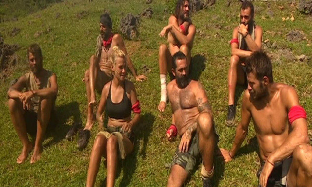 «Ξέφυγε» η κατάσταση στο Survivor: Παίκτης των «Διασήμων» χαρακτήρισε «βλάκα» τον Σπαλιάρα! (vid)