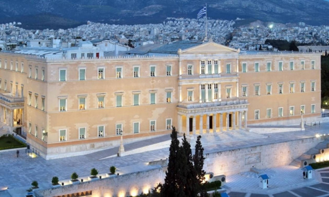 Στη Βουλή ο εξωδικαστικός μηχανισμός  για ρύθμιση οφειλών