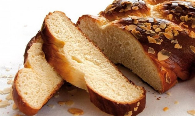 Αυτή είναι η καλύτερη συνταγή για πασχαλινά τσουρέκια - Ποιο το μυστικό της επιτυχίας