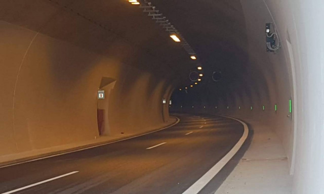 Απίστευτες εικόνες: Αυτή είναι η νέα εντυπωσιακή σήραγγα στην Πατρών - Κορίνθου (vid)