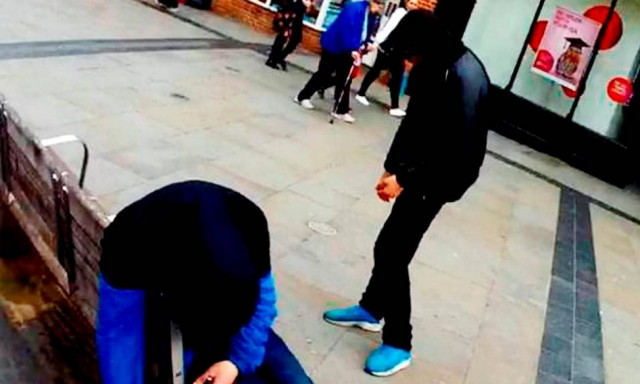 Τρόμος στο Μάντσεστερ από επιδημία «ζόμπι» (pics+vid)