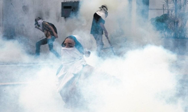 Εκτός ελέγχου η κατάσταση στη Βενεζουέλα: Και πέμπτος νεκρός στις διαδηλώσεις κατά Μαδούρο