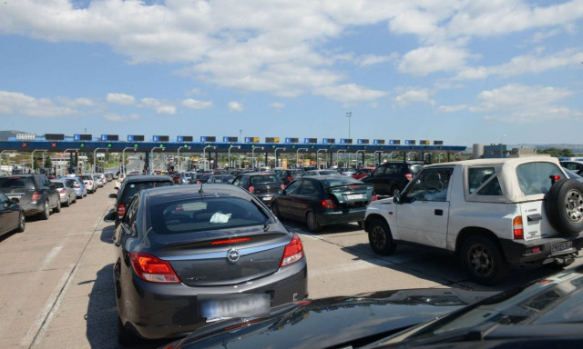 Πάσχα 2017: Εγκαταλείπουν και οι τελευταίοι εκδρομείς τα μεγάλα αστικά κέντρα