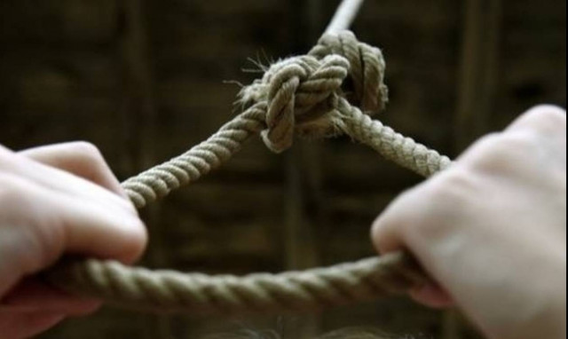 Σοκ στη Θεσσαλονίκη: Άνδρας βρέθηκε κρεμασμένος μέσα στο σπίτι του