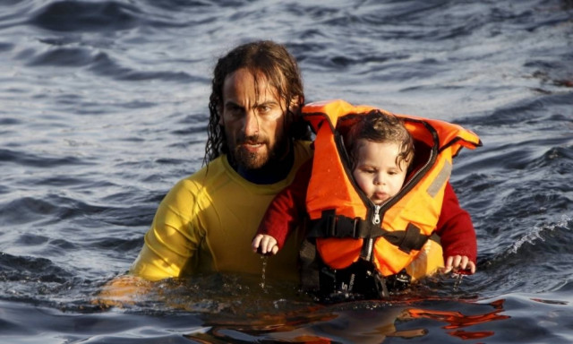 Κορυφώνεται η προσφυγική κρίση: Περισσότεροι από 3.000 πρόσφυγες διασώθηκαν σε μία μόλις ημέρα