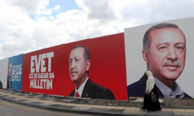 Δημοψήφισμα Τουρκία Live: Διχασμένος ο τουρκικός λαός – Θα γίνει «σουλτάνος» ο Ερντογάν;