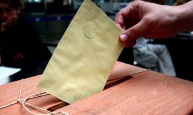 Δημοψήφισμα Τουρκία: Ήττα-αγκάθι για Ερντογάν σε Άγκυρα, Κωνσταντινούπολη και Σμύρνη (Infographics)