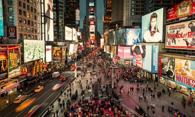 ΗΠΑ: Εγκαινιάστηκε επισήμως η «μεταμορφωμένη» Times Square στη Νέα Υόρκη (pics)