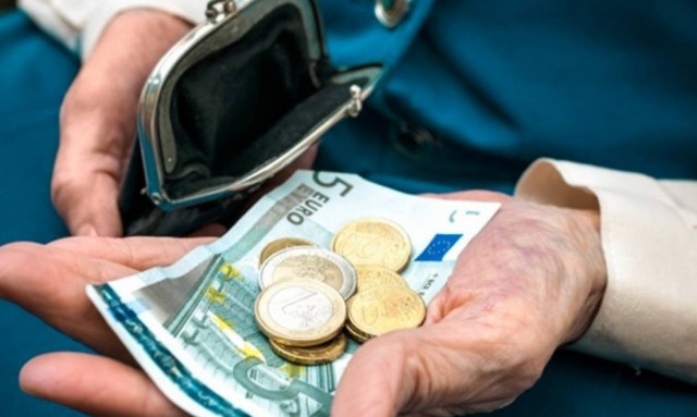 Συντάξεις Μαΐου 2017: Πότε θα μπουν τα χρήματα στην τράπεζα - Δείτε αναλυτικά ανά Ταμείο
