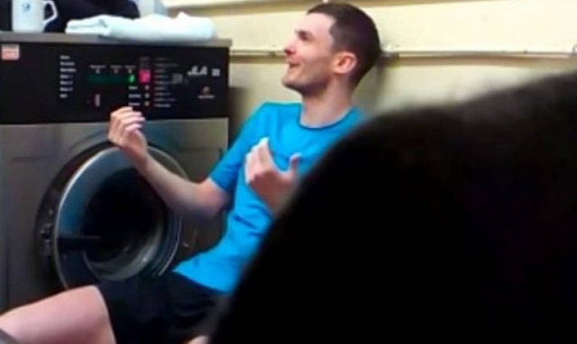 Σοκαριστική δήλωση διεθνή ποδοσφαιριστή: «Αφού είμαι φυλακή, μακάρι να τη βίαζα» (video)