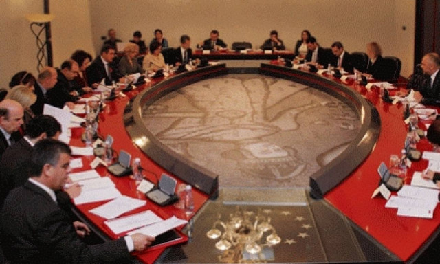 Η Αλβανία εμπαίζει με νόμο-φάρσα... τις μειονότητες