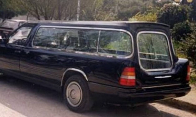 Σοκ στη Θεσσαλονίκη: Άφησαν στο δρόμο τη σορό άνδρα μέσα σε σακούλα