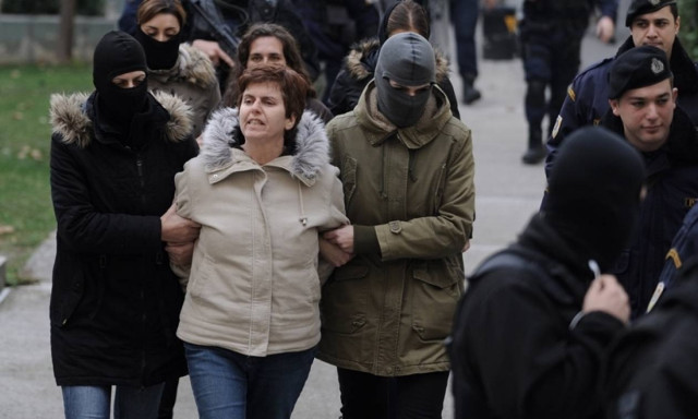 Συνεργούς της Πόλας Ρούπα ψάχνει η Αστυνομία για τη βόμβα σε τράπεζα στο κέντρο της Αθήνας