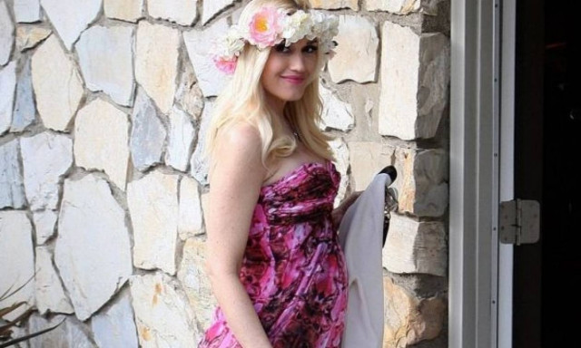 Κάντο όπως οι stars: 20 επώνυμες μαμάδες με σύνολα που έκλεψαν την παράσταση!