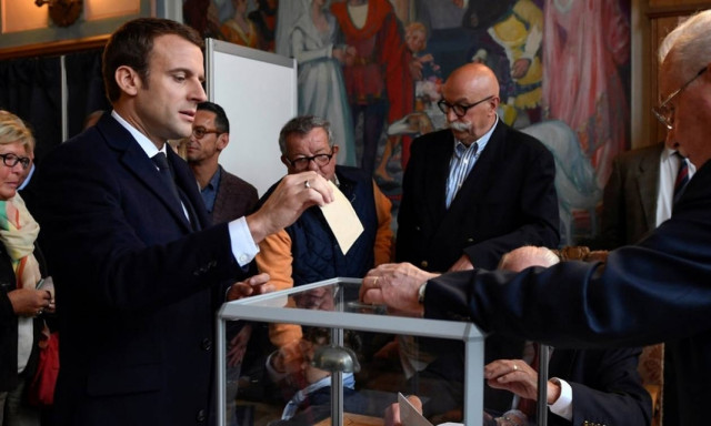 Προεδρικές Εκλογές Γαλλία 2017: Ρεκόρ αποχής δείχνει η μέχρι στιγμής προσέλευση των ψηφοφόρων