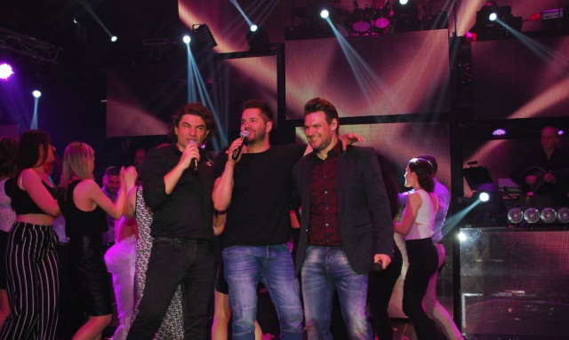 Πάνος Κιάμος – Νίκος Κουρκούλης... Υποδέχθηκαν την Κωνσταντίνα & τον Γιώργο Τσαλίκη στο «Club 22»