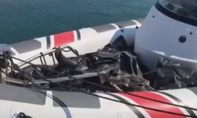 «Ξύπνησαν» εφιάλτες στο Αιγαίο - Δεκαέξι νεκροί και εννέα αγνοούμενοι σε ναυάγιο στη Μυτιλήνη