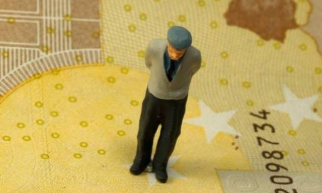 Συντάξεις Μαΐου 2017: Πότε θα μπουν τα χρήματα στην τράπεζα - Δείτε τις ημερομηνίες ανά Ταμείο