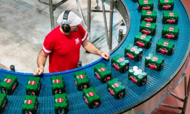 Τρεις και μία ερωτήσεις για τη νέα Coca-Cola που κυκλοφόρησε σε παγκόσμια πρεμιέρα στην Ελλάδα!