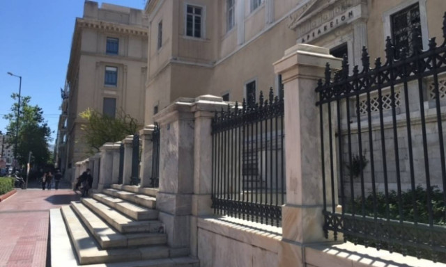 Δικαστές κατά Πολιτείας για τη μη καταδίκη της εισβολής του Ρουβίκωνα στο ΣτΕ