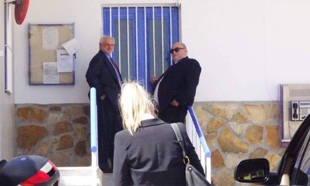 Έξαλλος o Άκης Τσοχατζόπουλος - Νέα εμπόδια στην αποφυλάκισή του (pics&vids)