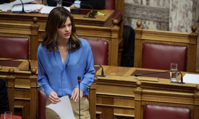 Διαπραγμάτευση: Σκληρό «ροκ» από τους δανειστές – Όλα… καλά τα βλέπει η Αχτσιόγλου