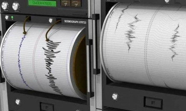 Σεισμός τώρα στην Κυπαρίσσια