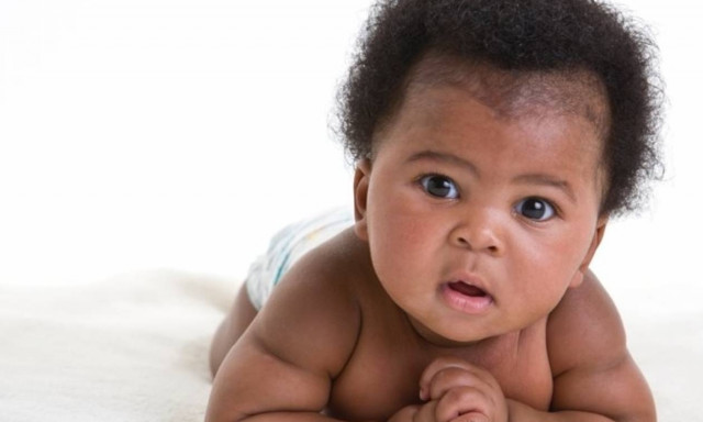 Απίστευτο: Ιταλίδα αγόρασε βρέφος και το επέστρεψε επειδή ήταν... μαύρο!