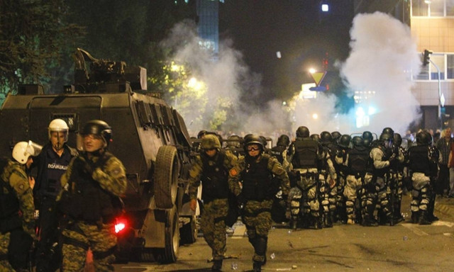 Πυριτιδαποθήκη έτοιμη να εκραγεί τα Σκόπια – Ο αναπληρωτής ΥΠΕΞ των ΗΠΑ σπεύδει στη γείτονα χώρα