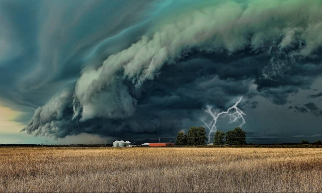 Φονική κακοκαιρία «σαρώνει» τις ΗΠΑ: Τουλάχιστον 14 νεκροί (Pics+Vids)