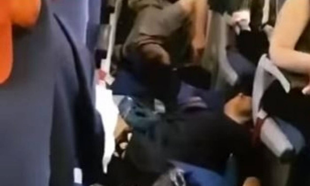 Σοκάρει μαρτυρία επιβάτη της Aeroflot: «Υπήρχε αίμα παντού» (vid)
