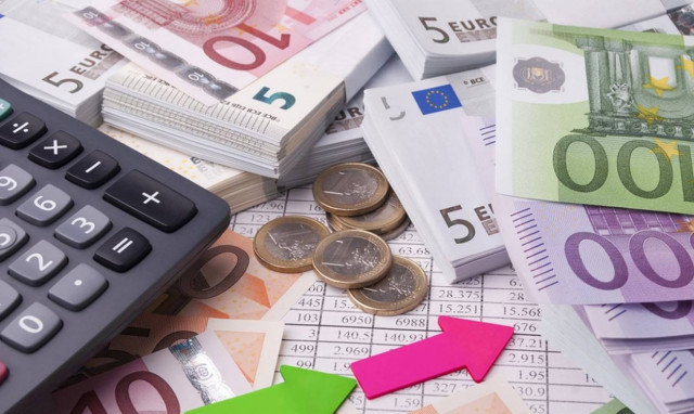 Τέλος η εισφορά αλληλεγγύης για εισοδήματα έως 30.000 ευρώ