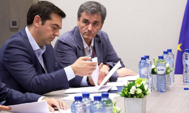 Κυβέρνηση ΣΥΡΙΖΑ - ΑΝ.ΕΛ. : Συμφώνησαν 4ο μνημόνιο και... πανηγυρίζουν!