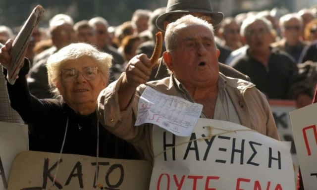 Συντάξεις-πείνας: Έγιναν 23 μειώσεις σε 7 χρόνια!