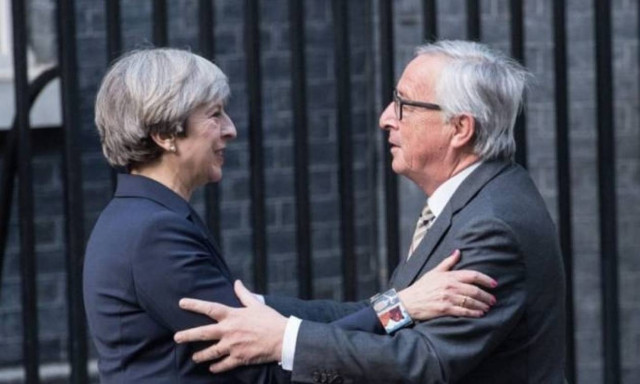 Γιούνκερ για Μέι:«Μου αρέσει, είναι ζόρικη» - Τι απαντά η Βρετανίδα