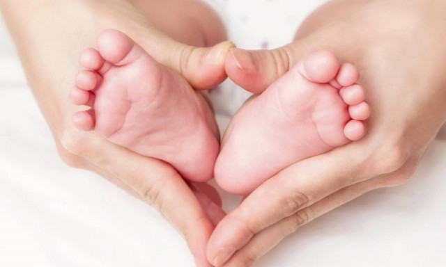 Φοιτήτρια γέννησε δίδυμα στο ΠΑΓΝΗ με φυσιολογικό τοκετό… μετά από 20 χρόνια!