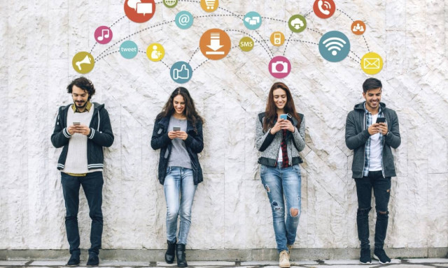 To Facebook «διέλυσε» κάθε προηγούμενο ρεκόρ: Δεν φαντάζεστε πόσους χρήστες έχει πλέον