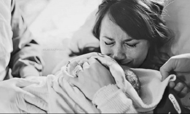 Ο τοκετός που πληγώνει αντί να δίνει χαρά