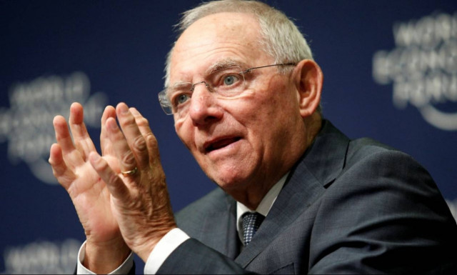 Μαστίγιο και καρότο από Σόιμπλε: «Προχωράτε στο σωστό δρόμο»