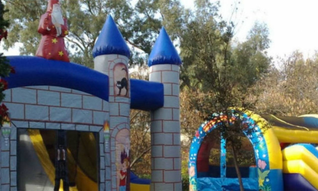 Ανείπωτη τραγωδία: Εξερράγη φουσκωτό κάστρο και σκότωσε 6χρονη (vid)