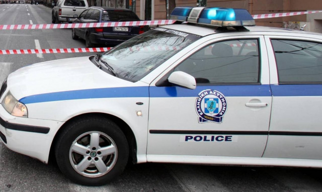 Ένταση με Πακιστανούς στη Νίκαια - Εντοπίστηκε ένοπλος στο πατάρι διαμερίσματος