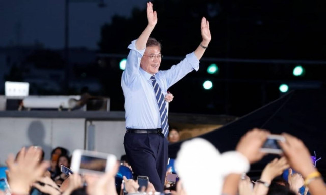South Korea presidency 'won by liberal Moon Jae-in'