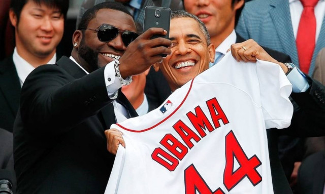 Ο Ομπάμα ομολογεί: «Είμαι δέσμιος των σέλφι»
