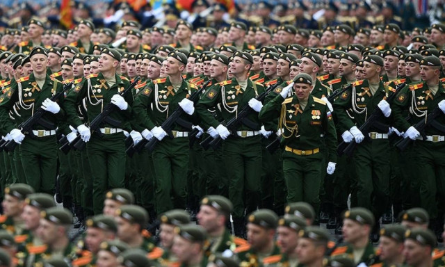 Ρωσία: Η εντυπωσιακή παρέλαση στην Κόκκινη Πλατεία για την επέτειο της ήττας των Ναζί (pics+vid)