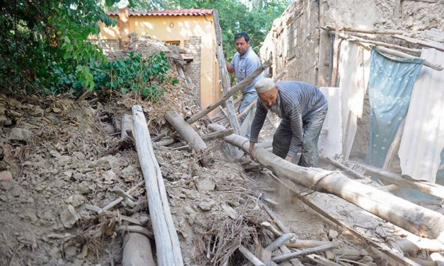 Ισχυρός σεισμός 5,5 Ρίχτερ συγκλόνισε την Κίνα - Τουλάχιστον οχτώ νεκροί (Pics+Vid)