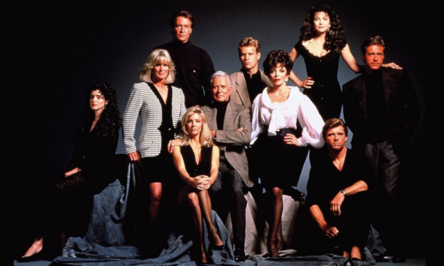 Είδηση-βόμβα στο χώρο της τηλεόρασης: Η θρυλική σειρά «Δυναστεία» επιστρέφει με νέα επεισόδια (Vids)