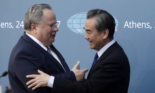 Τι συζήτησε ο Κοτζιάς με τον Κινέζο υπουργό Εξωτερικών