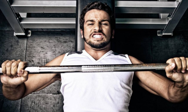 Δέκα ασκήσεις με ΜΠΑΡΑ που θα σε κάνουν γίγαντα